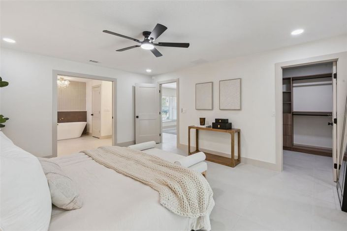 Image No.24-5 Bed House for sale