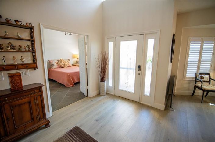 Image No.10-5 Bed House for sale