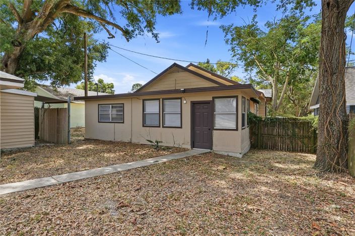 Image No.8-4 Bed House for sale