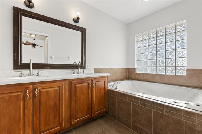 Image No.14-4 Bed House for sale