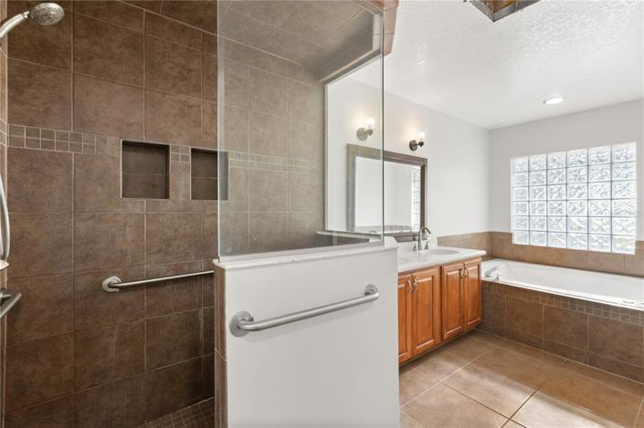 Image No.15-4 Bed House for sale
