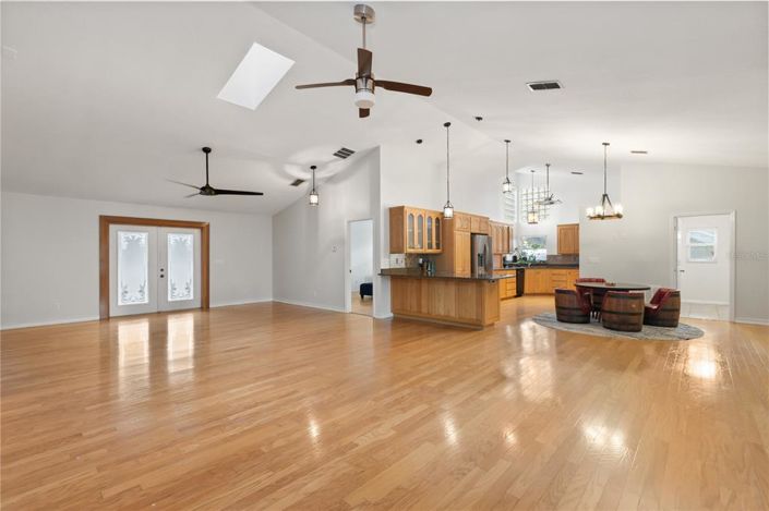 Image No.3-4 Bed House for sale