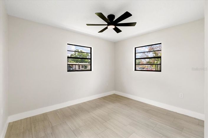 Image No.12-3 Bed House for sale