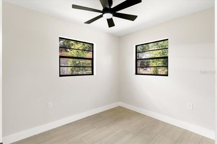 Image No.13-3 Bed House for sale