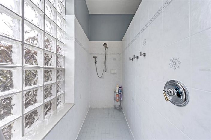 Image No.19-3 Bed House for sale