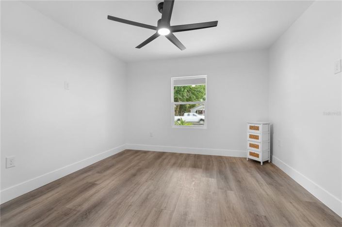Image No.17-2 Bed House for sale