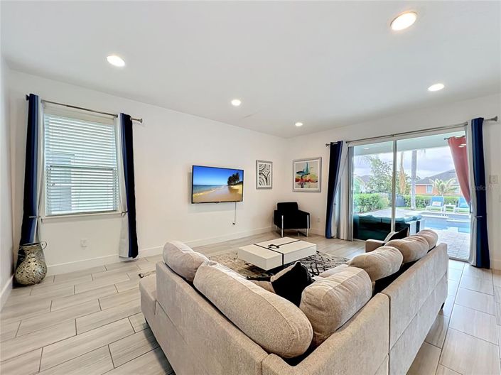 Image No.15-5 Bed House for sale