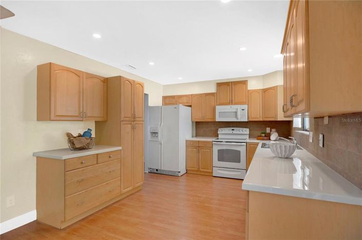 Image No.17-4 Bed House for sale
