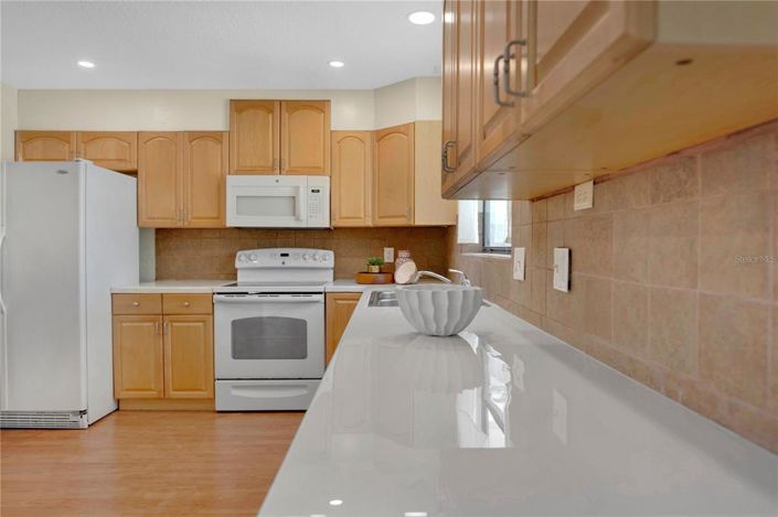 Image No.20-4 Bed House for sale