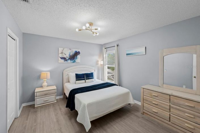 Image No.9-5 Bed House for sale