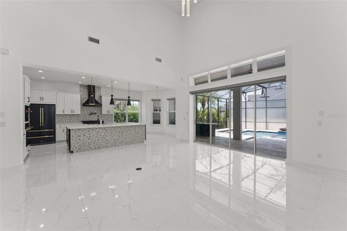 Image No.19-5 Bed House for sale
