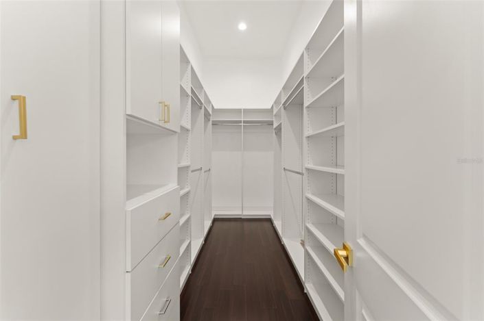 Image No.27-5 Bed House for sale