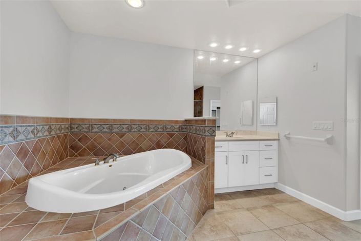 Image No.34-4 Bed Apartment for sale