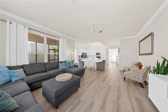 Image No.8-4 Bed House for sale