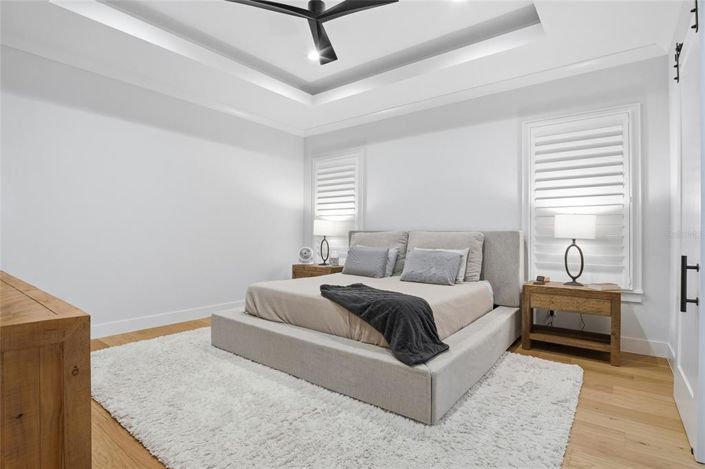 Image No.18-6 Bed House for sale