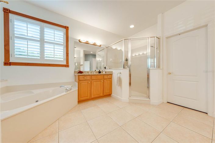 Image No.24-4 Bed House for sale