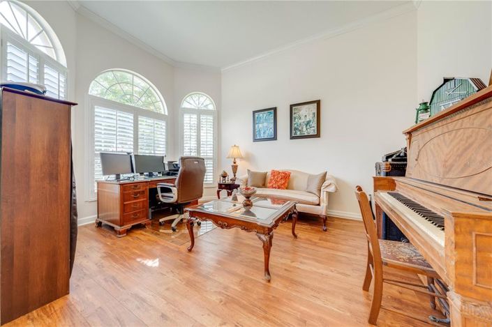 Image No.3-4 Bed House for sale
