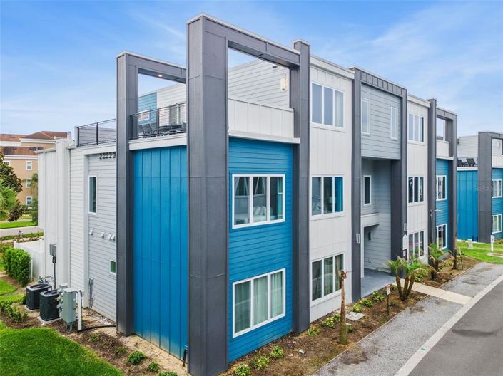 Image No.2-5 Bed Townhouse for sale