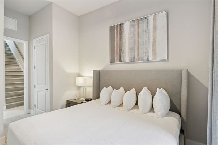 Image No.27-5 Bed Townhouse for sale