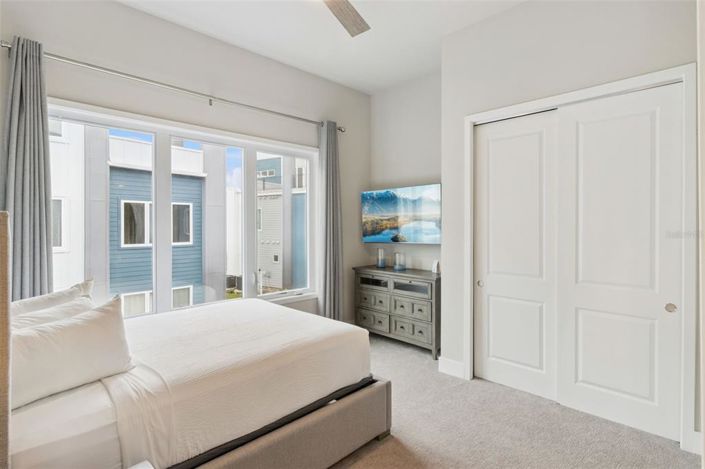 Image No.28-5 Bed Townhouse for sale
