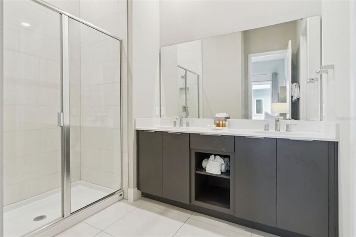 Image No.34-5 Bed Townhouse for sale