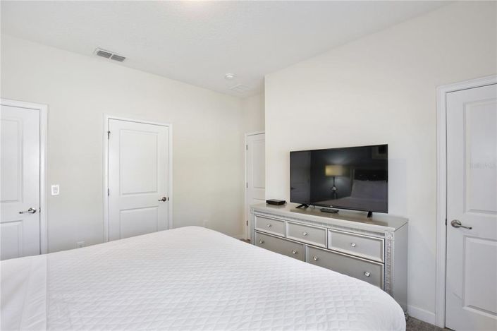 Image No.14-4 Bed Townhouse for sale