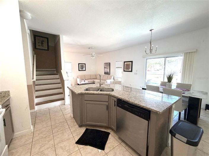 Image No.7-4 Bed Townhouse for sale