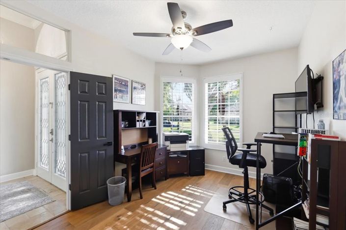 Image No.24-5 Bed House for sale