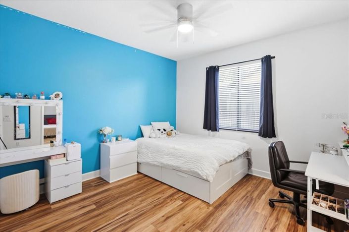 Image No.28-5 Bed House for sale