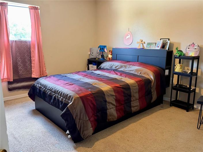 Image No.15-4 Bed House for sale