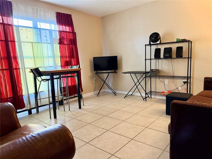 Image No.30-4 Bed House for sale