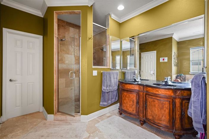 Image No.26-5 Bed House for sale