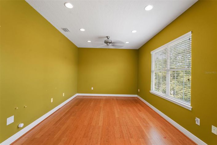 Image No.30-5 Bed House for sale