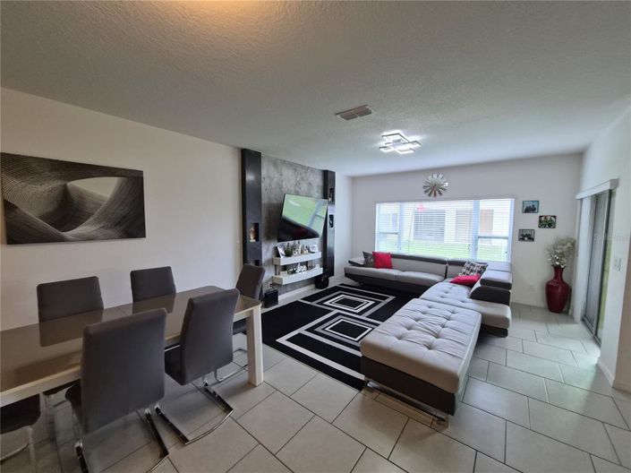 Image No.20-4 Bed Townhouse for sale