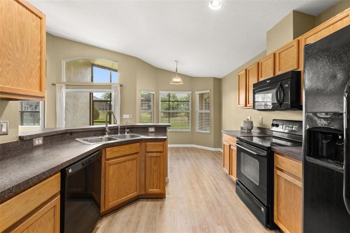 Image No.3-3 Bed House for sale