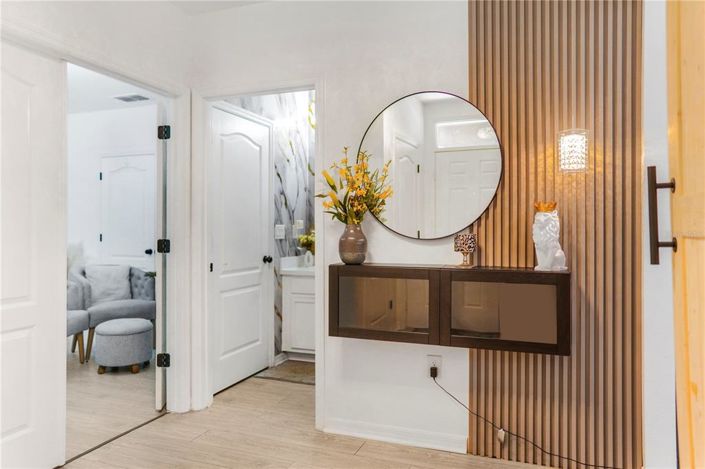 Image No.20-5 Bed House for sale