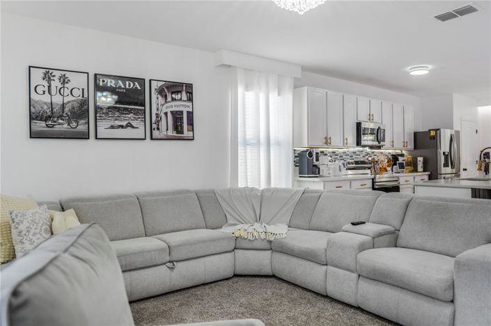 Image No.8-5 Bed House for sale