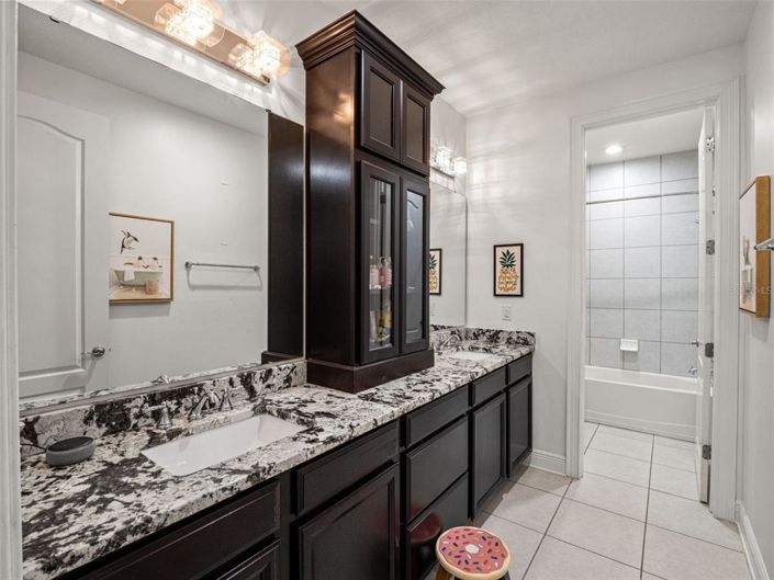 Image No.43-6 Bed House for sale