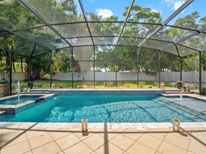 Image No.53-6 Bed House for sale