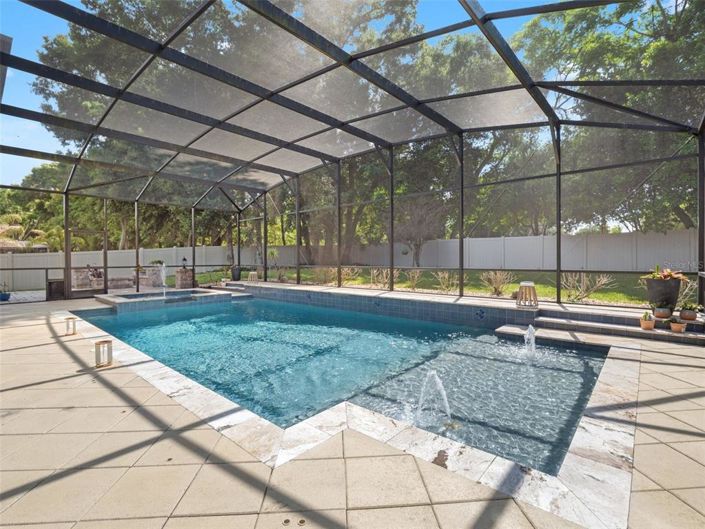 Image No.54-6 Bed House for sale