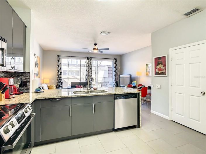 Image No.12-3 Bed Townhouse for sale