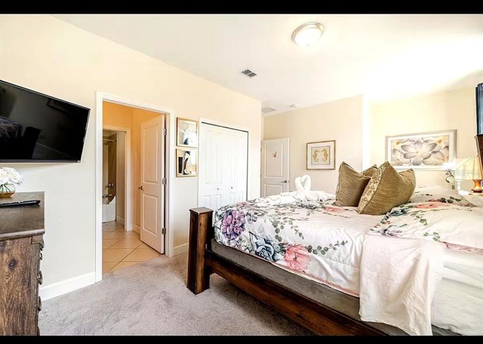 Image No.18-4 Bed Townhouse for sale