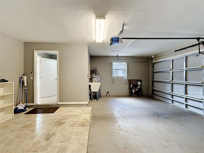 Image No.38-2 Bed House for sale