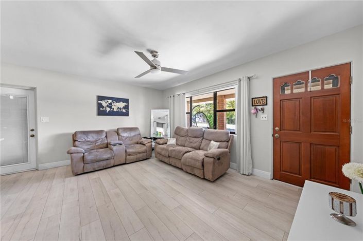 Image No.3-3 Bed House for sale