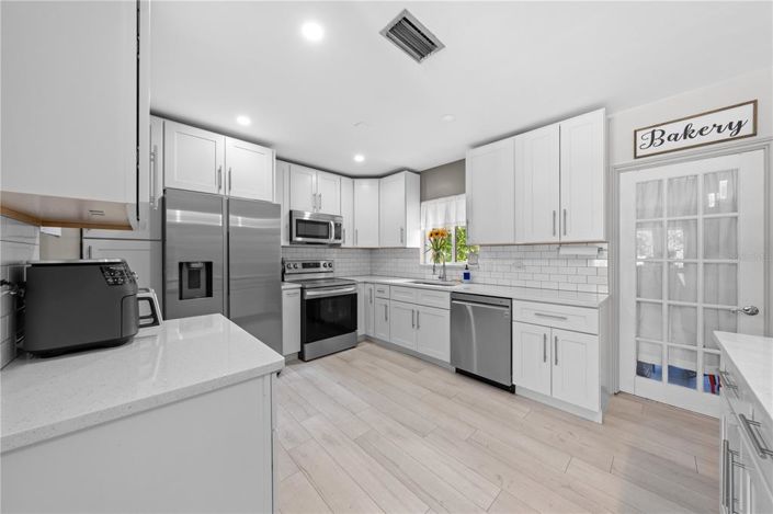 Image No.8-3 Bed House for sale