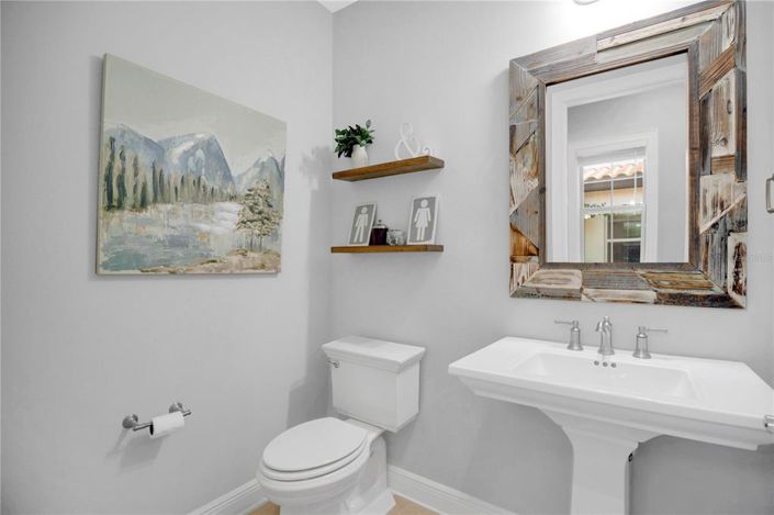 Image No.30-6 Bed House for sale