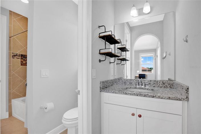 Image No.38-6 Bed House for sale