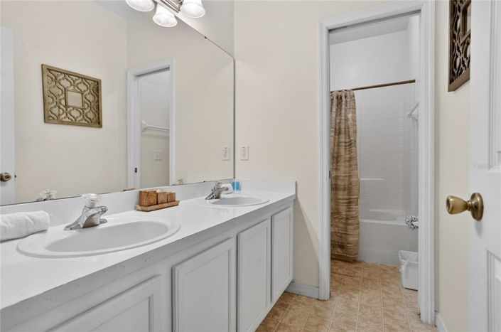 Image No.21-3 Bed House for sale