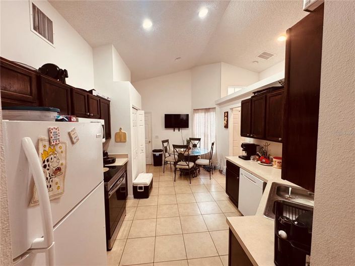 Image No.6-3 Bed House for sale
