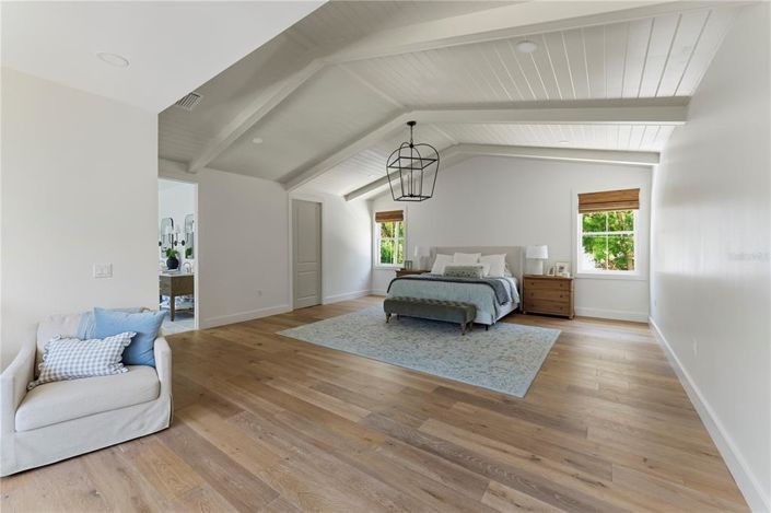 Image No.30-5 Bed House for sale